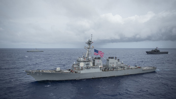 Harmadik alkalommal jelenik meg egy amerikai hadihajó ott, ahol nem kellene