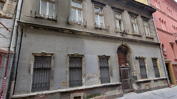 Megint lebontanak egy reformkori, értékes bordélyházat Pesten