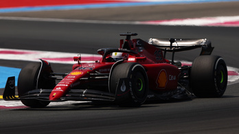 A Ferrari összejátszott: Leclerc szerezte meg a pole-t a francia időmérőn
