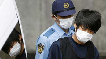 Pszichiátrai vizsgálat vár a volt japán miniszterelnök gyilkosára