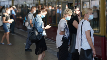Hiánycikk lehet a maszk Németországban az új járványhullám berobbanásakor