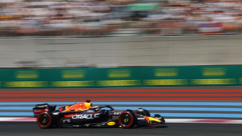 Verstappen nyert Franciaországban, dobogós Mercedesek