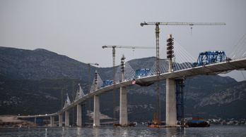 Megnyílik a Horvátországot Horvátországgal összekötő híd