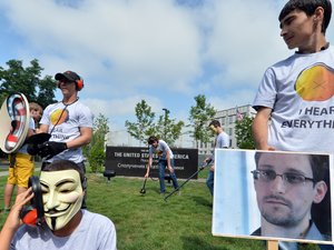 Snowden korábban lelövette volna a kiszivárogtatókat