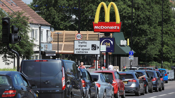 A McDonald’s 14 év után először emel a sajtburger árán