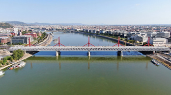 Kulcsfontosságú hidat adtak át Budapesten