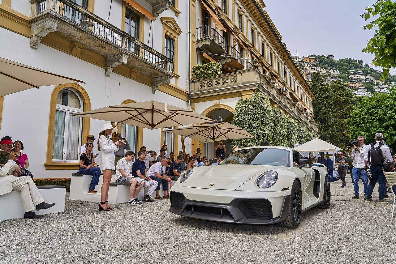 Marc Philipp Gemballa Marsien. A híres Porsche-tuner Uwe Gemballa fia, Marc Philipp saját projektje. Egy egészen különleges, Porsche-alapra épített sportkocsi, amelyet a Párizs-Dakar rali inspirált, tehát ugyanúgy elmegy a dűnéken, mint a versenypályán. Emelhető karosszéria, 750 vagy 830 lóerős motor, speciális futómű – negyven darab eladását tervezik