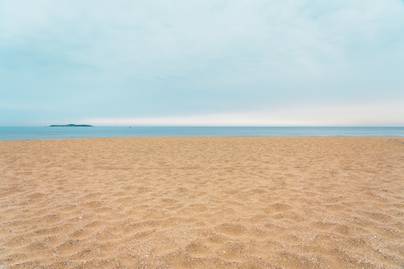 Abnormálisan felmelegedett a tengerparti homok: súlyos következményei lehetnek