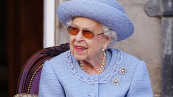 Kocsmárost keres II. Erzsébet királynő