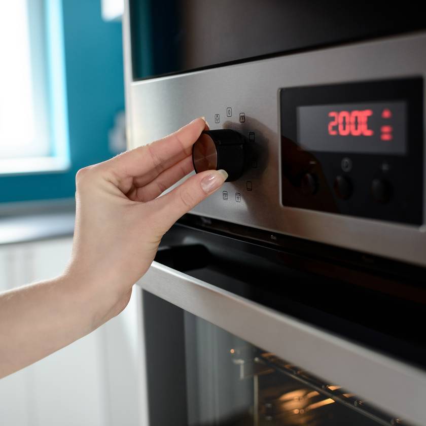Így használj kevesebb energiát sütés-főzés közben: egyszerű, spróroló tippek a konyhába