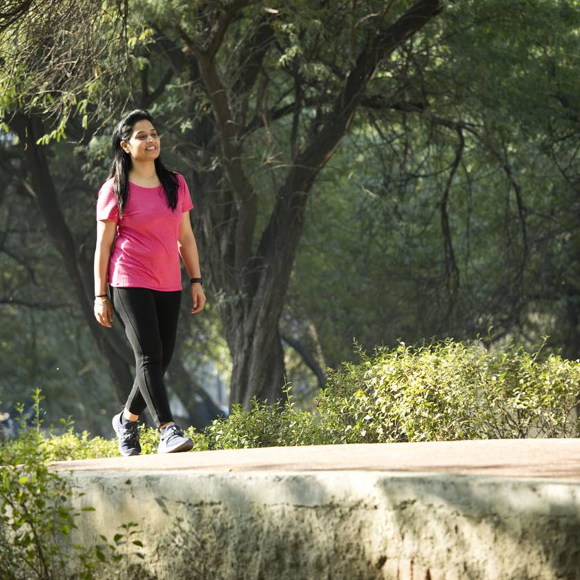 A reggeli séta 4 fogyást segítő hatása: meglepő, mennyi kalóriát égethetsz el vele