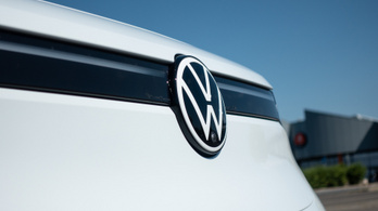 A Diess-konfliktus miatt alaposan visszavágja a vezetőség létszámát a Volkswagen