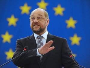 Martin Schulz is beszél Horn temetésén