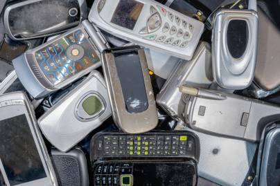 5 ok amiért nem kéne otthon tárolni a régi mobilt - Most 40 ezer forint is járhat a készülékért