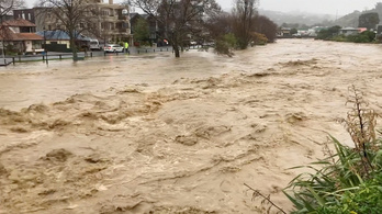 Pokoli esőzések pusztítanak Új-Zélandon