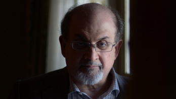 Salman Rushdie támadója nem is olvasta az író könyvét, amiért Iránban halálra ítélték
