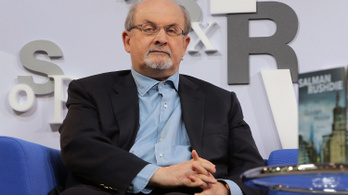 Több száz író fog felolvasni Salman Rushdie műveiből a merénylet elleni tiltakozásul