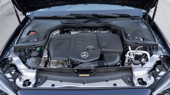 Több száz motort és váltót loptak ki a Mercedes németországi gyárából