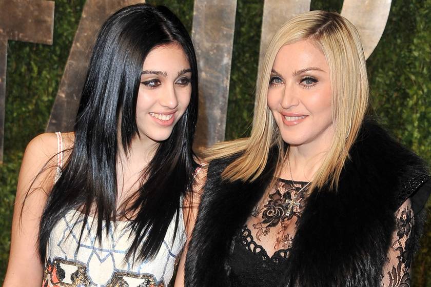 Madonna 25 éves lánya apró bikinit viselt a luxusjachton: ilyen nőies alakja van Lourdesnek