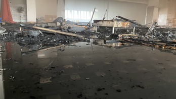 Lángolt a művelődési ház egy része Szombathelyen