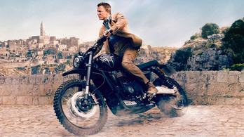 Elárverezik az új Bond-film Triumph Scramblerét