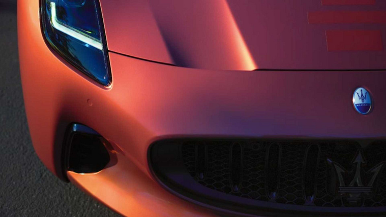 Hivatalosan is bemutatták az elektromos Maseratit