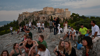 A görög kormány turisztikai bevételeiből fedezné a rezsidíj-támogatás költségeit