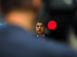 FT: Magyarország az intő példa