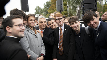 Ifjúságkutató Intézet: A fiatalok Orbán Viktorral akarnak szelfizni