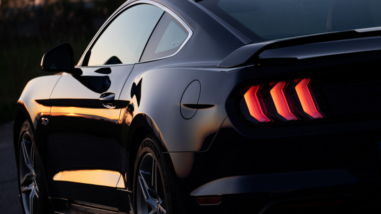 Mindjárt itt az új Mustang, amiből sok ígért részlet kimarad