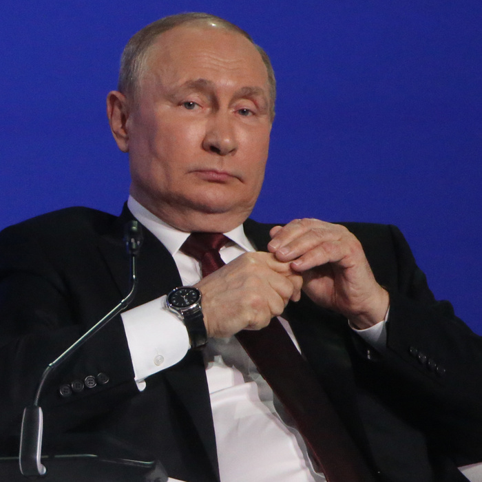 Vlagyimir Putyin üzent III. Károly királynak