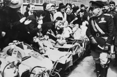Ilyen, amikor a szülésre termelésként tekintenek: a fasiszta Olaszország megváltoztatta az anyaságot