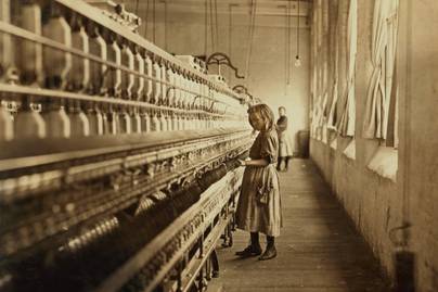 Történelmet írt a 9 éves gyári munkáslány: fotója változtatta meg a világot