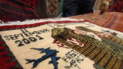 Az öldöklést szövik bizarr szőnyegeikbe az afgánok: a gyűjtők imádják