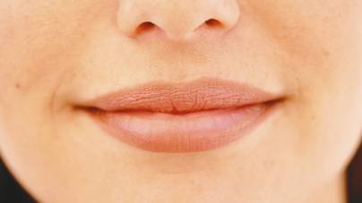 Az ajkaid mindig kiszáradnak és repedeznek? Meglepő oka is lehet