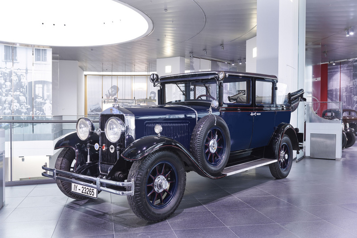 Az 1920-as években is a leggazdagabbakra koncentrált a Horch. Ez egy 305 Landaulet 1928-ból