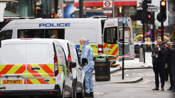 Véres támadás Londonban, két rendőr is kórházba került