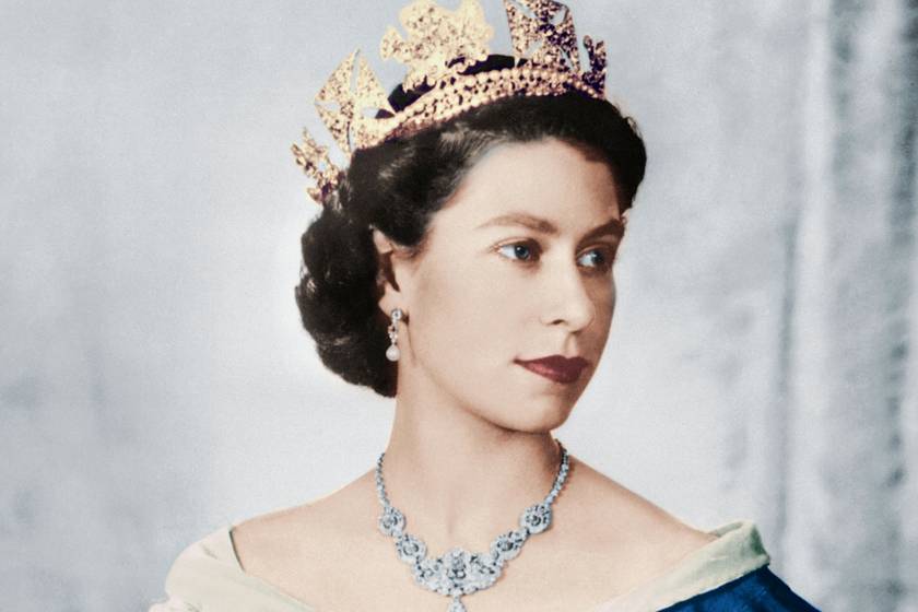 Emiatt nem láthattuk Erzsébet királynőt várandósan: a terhességeit is titkolnia kellett