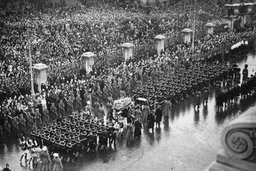 V. György király temetésén az ágyútalp 1936-ban