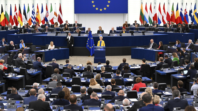 Elemzők szerint a magyar kormány meg fog állapodni az EU-val
