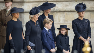 Kiderült, mit súgott Sarolta hercegnő a bátyjának II. Erzsébet temetésén