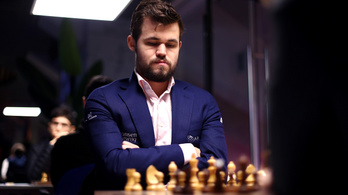 Magnus Carlsen visszalépett a Hans Niemann elleni visszavágón a nyitó lépés után