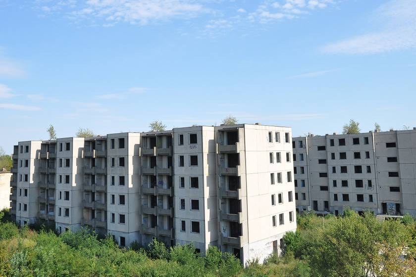 Szentkirályszabadja elhagyatott szovjet laktanyáját a magyar Csernobilnak is szokták nevezni.