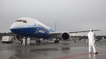 Félrevezette befektetőit a Boeing, 200 millió dolláros büntetést fizet