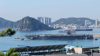 Nukleáris hadihajóval üzent Észak-Koreának az Egyesült Államok