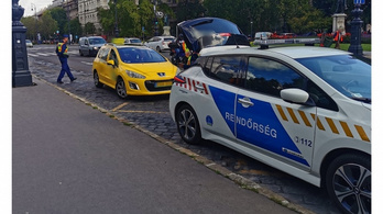 Kimentek razziázni a budapesti rendőrök, a traffipax megállás nélkül kattogott