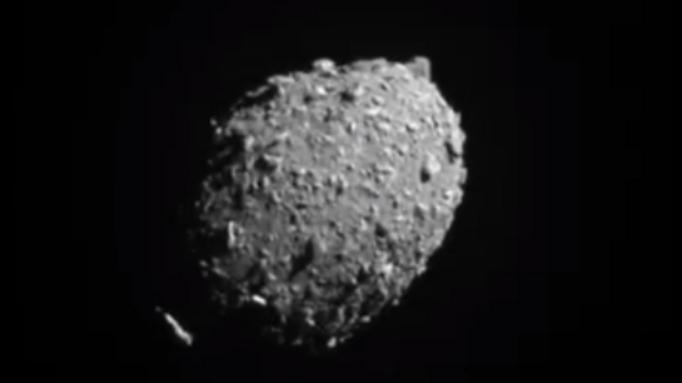 Videón a becsapódás: aszteroidának ütközött a NASA űrszondája