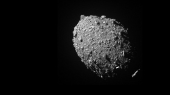 Videón a becsapódás: aszteroidának ütközött a NASA űrszondája