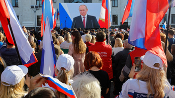 Potyogtak a könnyek Putyin beszéde közben, az orosz elnök szeme is könnybe lábadt