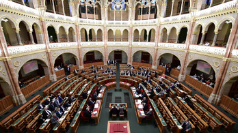 Négy olyan törvényjavaslat is a parlament asztalán, ami nélkülözhetetlen a bizottsággal való megállapodáshoz